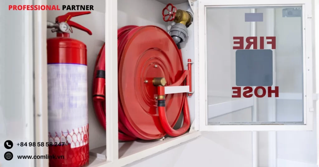 nhấn chuông báo động cháy