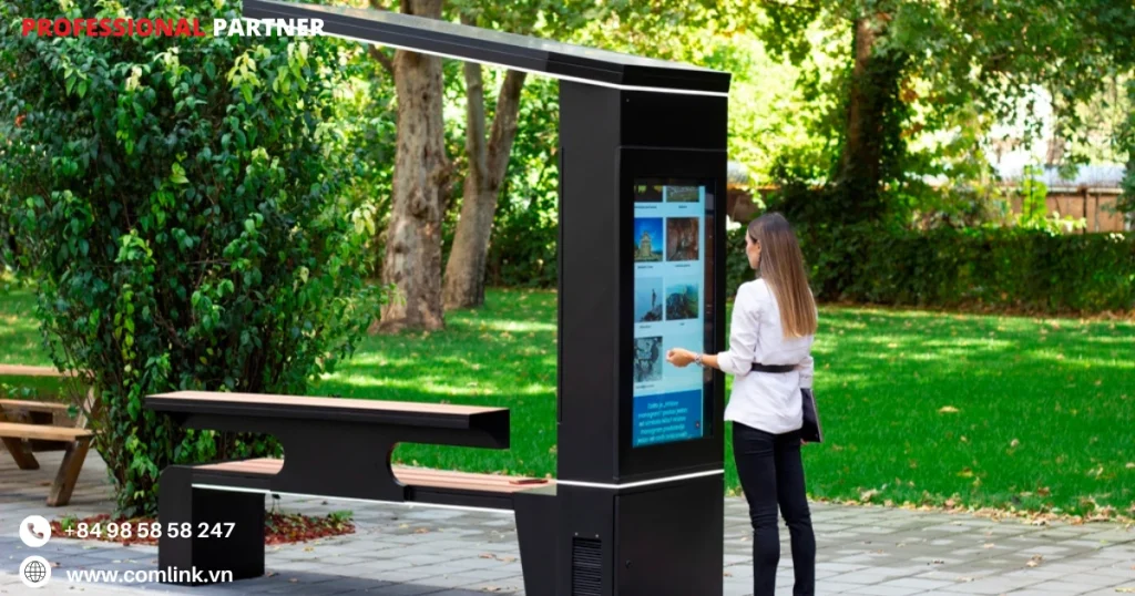 Bến xe bus và ga tàu hỏa