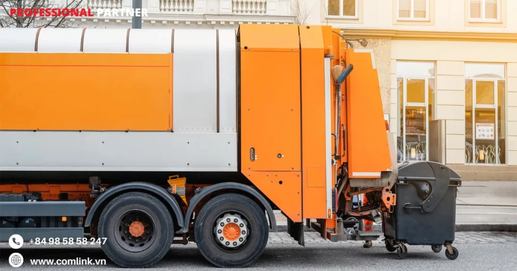 Khó khăn quản lý xe chở rác