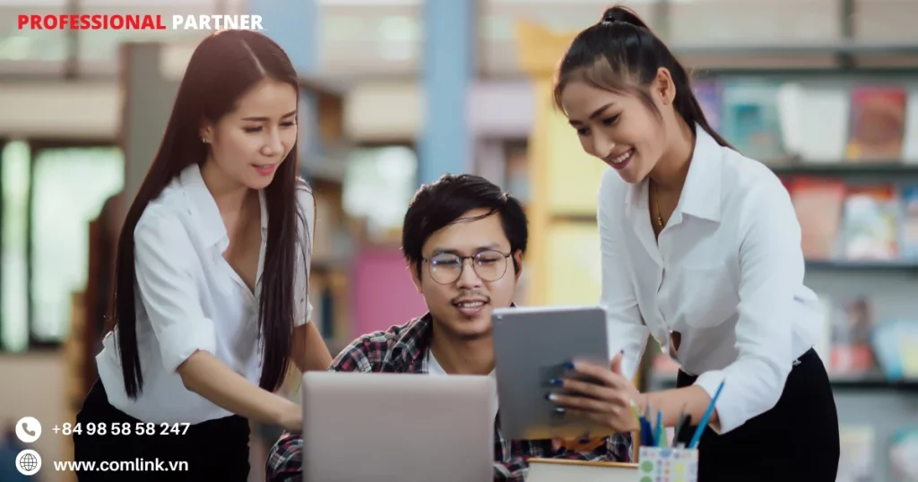 Kết hợp với chương trình đào tạo hiện có