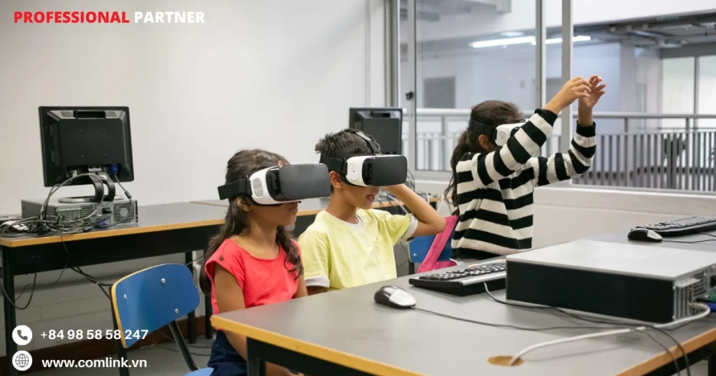 Đánh giá hiệu suất và phản hồi